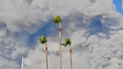 煙におおわれたマリブの空