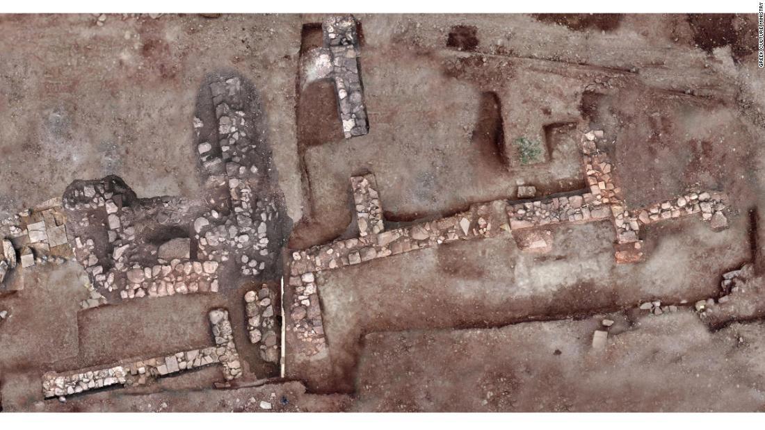 トロイア戦争後に建設された古代都市、テネアの遺跡が初めて発掘された