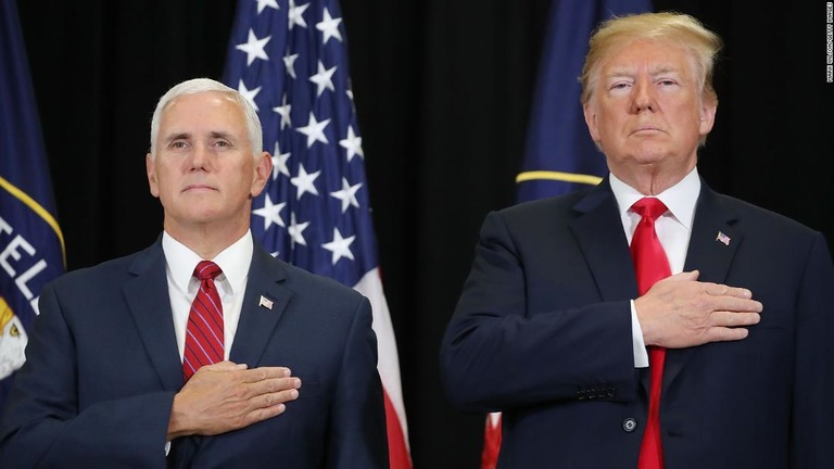 トランプ大統領（右）とペンス副大統領/Mark Wilson/Getty Images