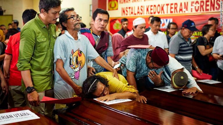 ジャカルタで行われた葬儀の様子＝４日/Ed Wray/Getty Images