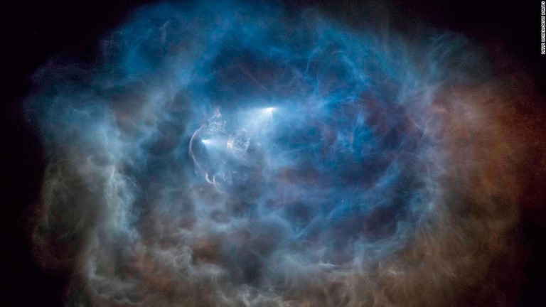 およそ１００個の恒星が、大量の暗黒物質を伴って太陽系に接近しているという/David McNew/Getty Images