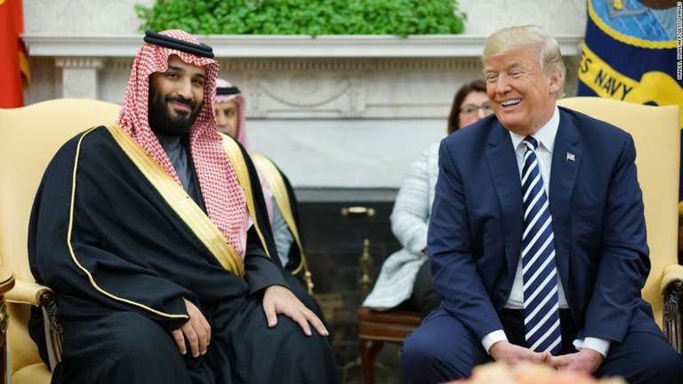 トランプ氏は、サウジとムハンマド皇太子への強硬措置を否定した/MANDEL NGAN/AFP/Getty Images