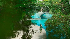 バリ島のリゾート、プールサイドのスマホ禁止　デジタル・デトックス奨励