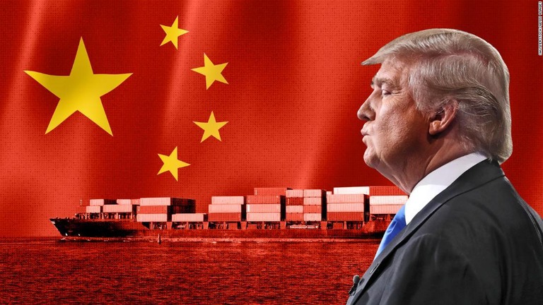 トランプ米大統領が、対中関税の２５％への引き上げを見送る考えはないと明言/Shutterstock/Getty Images