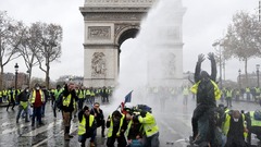 パリで３週連続の抗議デモ、仏政府が「非常事態」に言及