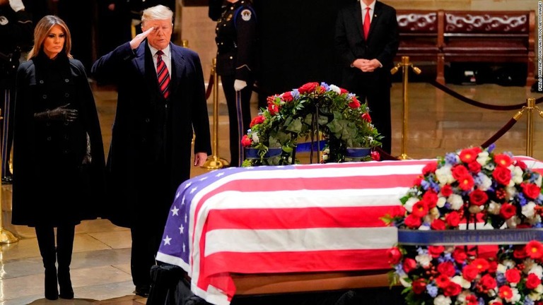 ジョージ・Ｈ・Ｗ・ブッシュ元米大統領の葬儀には国内外の閣僚経験らが参列する/ Pablo Martinez Monsivais/Pool/Getty Images