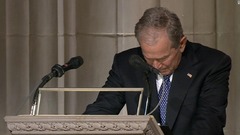 ブッシュ元大統領国葬、長男ブッシュ氏「父は完璧に近かった」