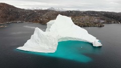 グリーンランド氷床、過去数百年に「例がない」速度で融解
