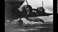 ヒッカム空軍基地の米軍Bー１７爆撃機。同基地は多くの人命と航空機を失った