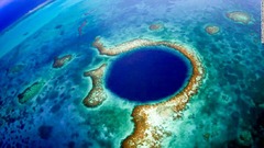 カリブ海の巨大陥没穴「グレートブルーホール」、海底探査で謎解明へ