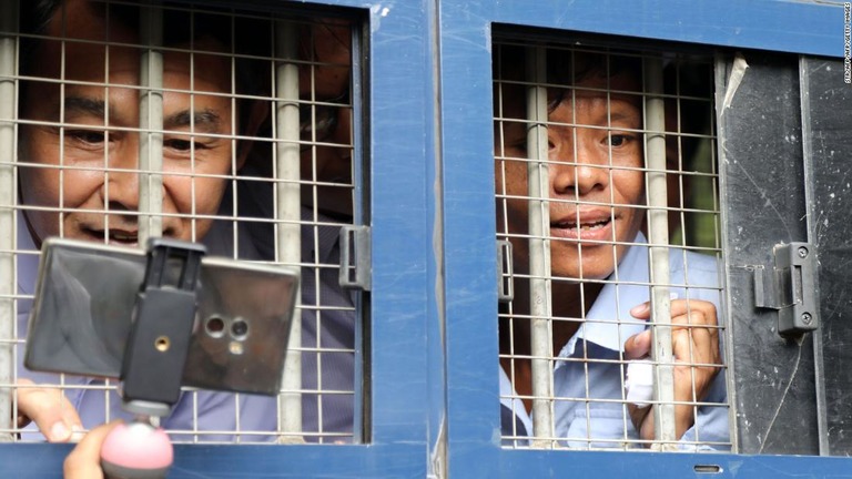 体制に批判的なジャーナリストが投獄されるケースが世界中で相次いでいる/STR/AFP/AFP/Getty Images
