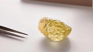 ５５２カラットのイエローダイヤモンドがカナダで見つかった