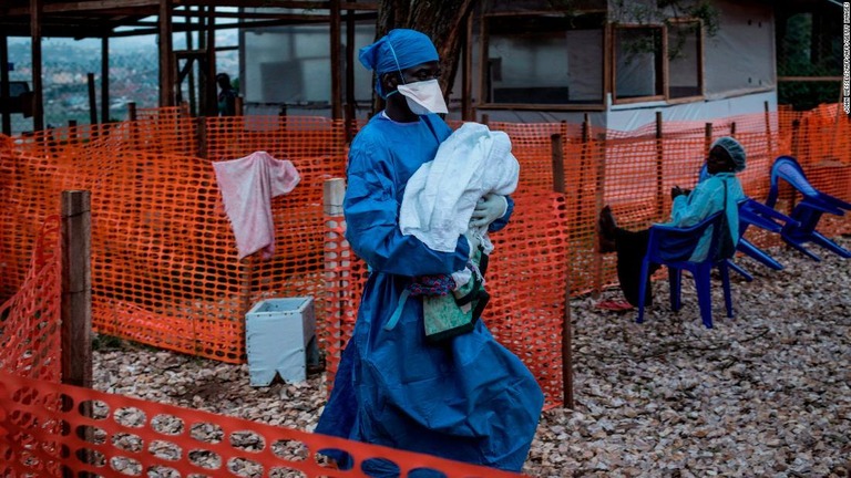 コンゴでエボラ出血熱の流行による死者が３１９人となった/JOHN WESSELS/AFP/AFP/Getty Images