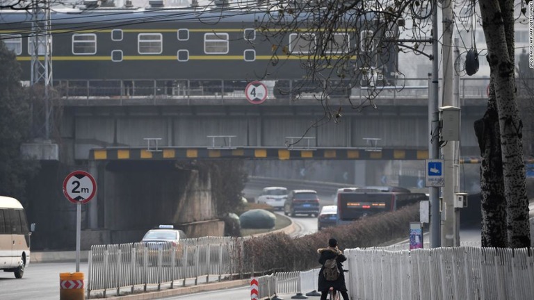 金委員長が専用列車で帰国の途に就いた＝９日、北京/GREG BAKER/AFP/AFP/Getty Images