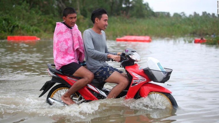 海水温が高まると熱帯低気圧の湿度が上昇し、台風などの勢力拡大につながる/Thanis Sudto/AP