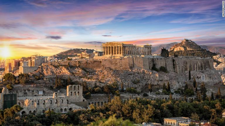ユネスコの世界遺産にも登録されているアテネのアクロポリス/Shutterstock