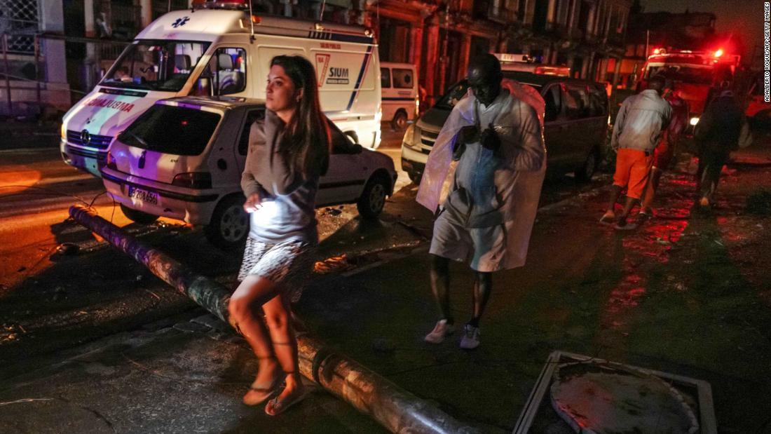 インフラにも被害が出て、街の一部で停電となった/ADALBERTO ROQUE/AFP/Getty Images