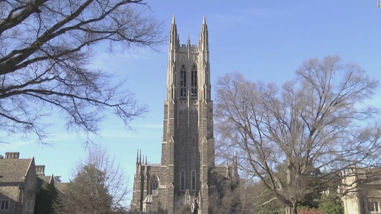 米デューク大学の教授が中国人学生に英語を話すよう警告した/WNCN