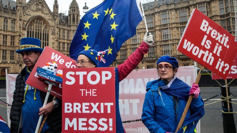ＥＵからの離脱をめぐり、英首相が再交渉を行う方針を示した/Jack Taylor/Getty Images Europe/Getty Images