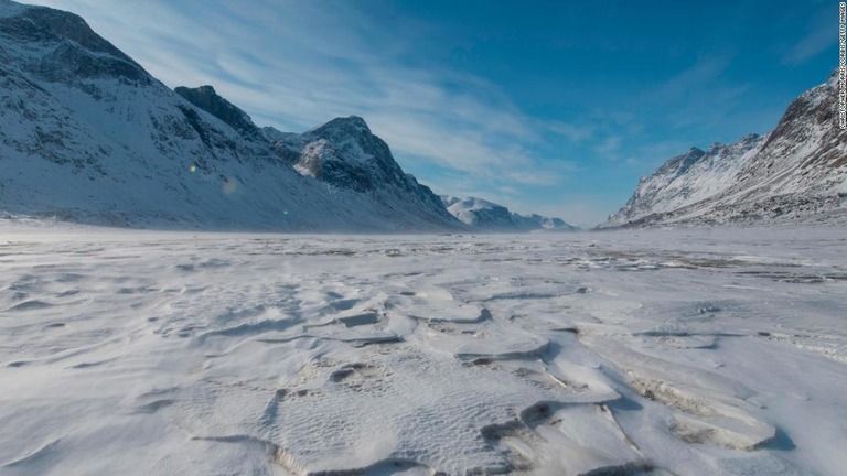 氷に覆われたバフィン島の様子＝２０１７年４月/Christopher Morris/Corbis/Getty Images