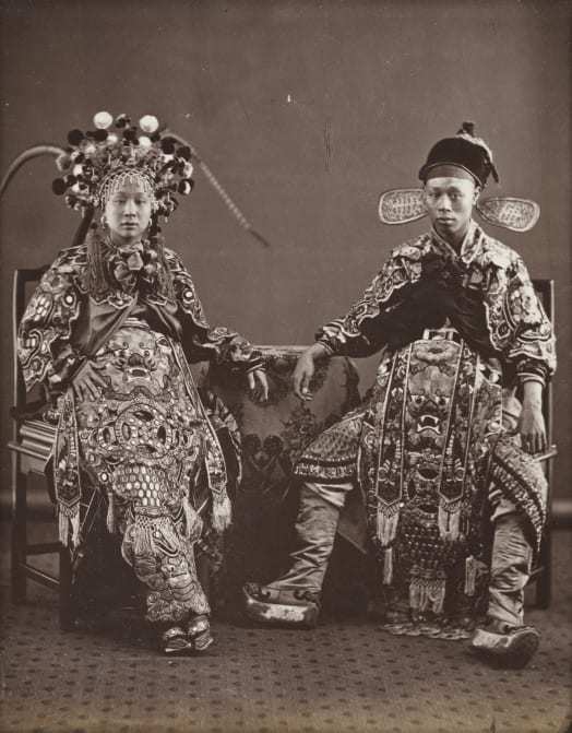 役者２人の写真。中国の先駆的な写真家、頼阿芳が撮影した/The Loewentheil Collection of China Photography