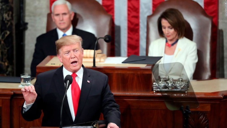 トランプ米大統領は約１時間半にわたり、上下両院合同会議で一般教書演説を行った/Andrew Harnik/AP