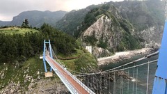 １時間ほど歩くと、鬱陵島の北東に位置する観音島へ続く橋にたどり着く