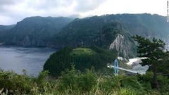 島の探索には海岸沿いの散策がおすすめだ