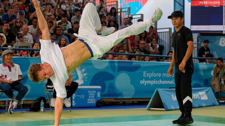パリ五輪の正式種目として採用が提案されたブレークダンス/EITAN ABRAMOVICH/AFP/AFP/Getty Images