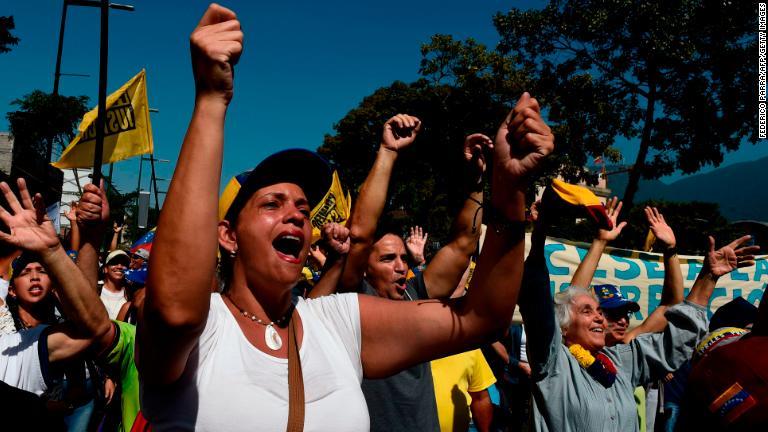 反政府デモの様子＝２日、首都カラカス/Federico Parra/AFP/Getty Images