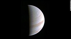 木星を北極側から捉えた画像