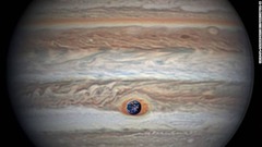 比較のために木星と地球を合成した画像