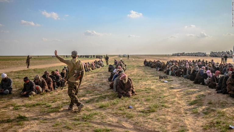 １８年７月の時点でイラクとシリアにはまだ２万～３万人のＩＳＩＳメンバーがいると見られていた/BULENT KILIC/AFP/Getty Images