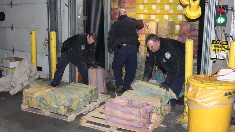 南米コロンビアから来たコンテナから約１．４トンのコカインが押収された/U.S. Customs and Border Protection