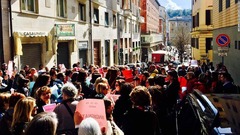強姦被害の女性「男っぽすぎ」、無罪判決の理由判明で抗議　イタリア