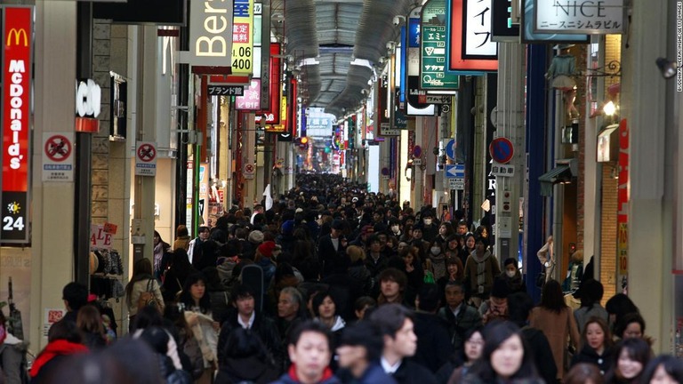 エコノミスト誌の調査部門がまとめた生活費の高い都市ランキングで大阪が５位に入った/Buddhika Weerasinghe/Getty Images