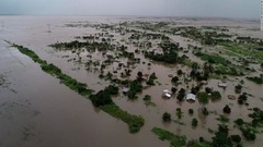 写真特集：陸地が「海」に、サイクロン被害のモザンビーク