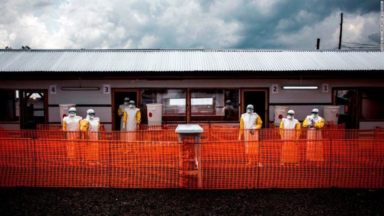 エボラ熱の感染が拡大するコンゴで、患者数が１０００人を超えた/JOHN WESSELS/AFP/AFP/Getty Images
