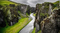 アイスランドの峡谷、観光客急増で一時閉鎖　Ｊ・ビーバーのＭＶにも登場