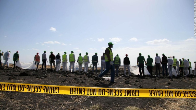 エチオピア航空機の墜落現場付近。搭乗していた１５７人全員が死亡した/Jemal Countess/Getty Images Europe/Getty Images