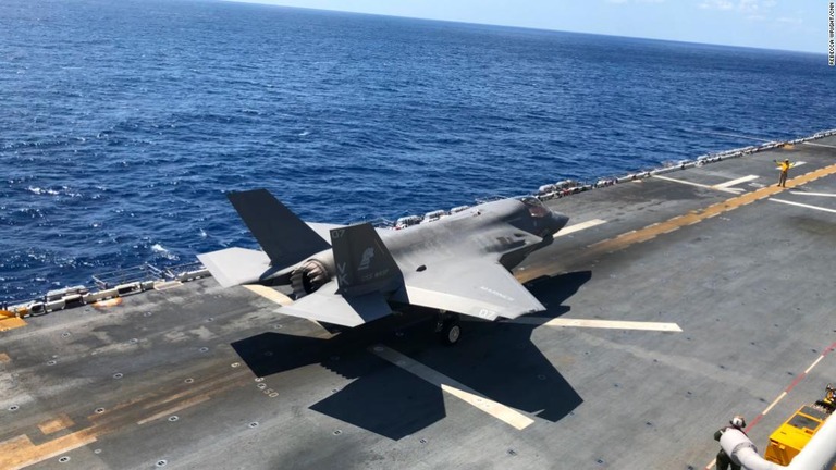 米国がＦ３５関連機器についてトルコへの納入を停止した/Rebecca Wright/CNN