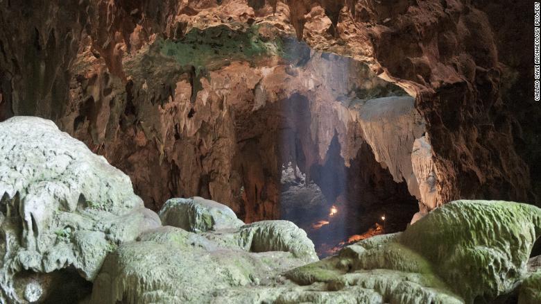 化石が見つかったカラオ洞窟/Callao Cave Archaeology Project