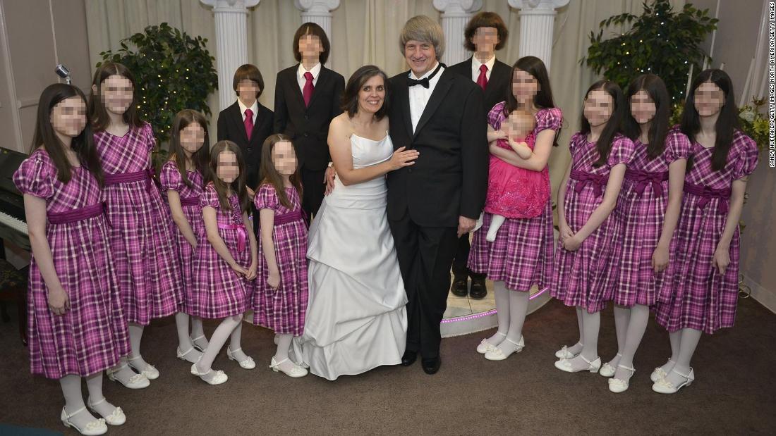ターピン夫妻とその子どもたち/Sandy Huffaker/Getty Images North America/Getty Images