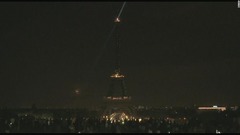 パリのエッフェル塔が消灯、スリランカの犠牲者悼む