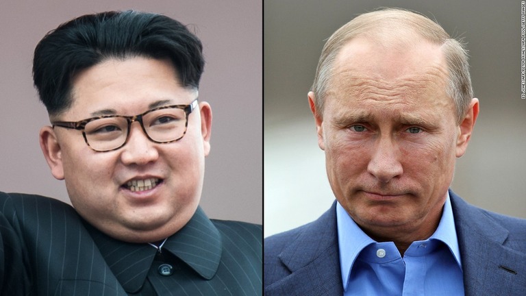 ロシアを訪問した北朝鮮の金正恩朝鮮労働党委員長（左）がプーチン大統領と会談/ED JONES/AFP/Peter Muhly/WPA Pool/Getty Images