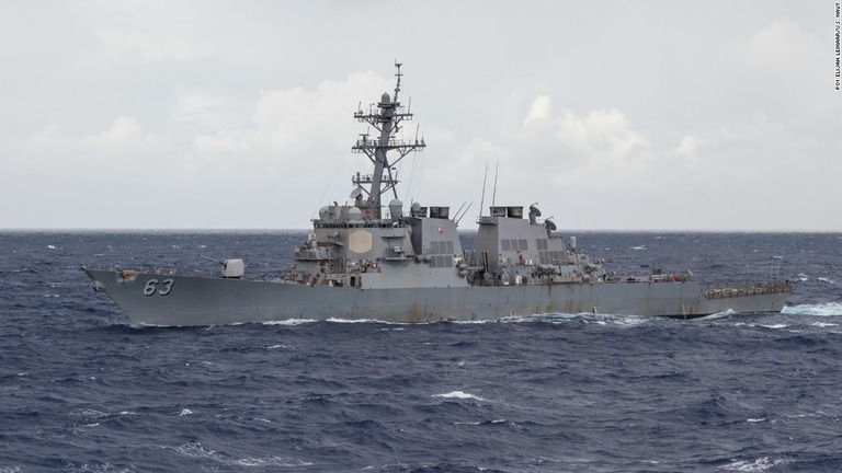 米海軍の駆逐艦２隻が台湾海峡を通過した/PO1 Elijah Leinaar/U.S. Navy