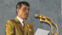 スポーツの国際大会の開会式でスピーチするワチラロンコン皇太子＝２００７年