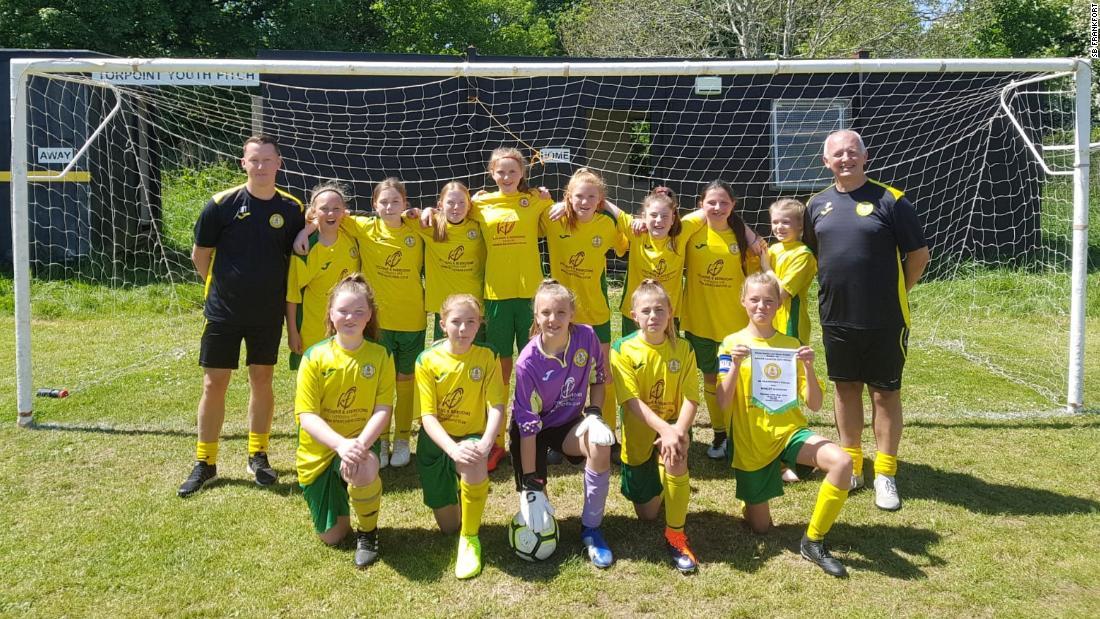 少女サッカーチーム 男子相手に無敗で優勝 英国 Cnn Co Jp 少女サッカーチーム 男子相手に無敗で優勝 英国 Cnn Co Jp
