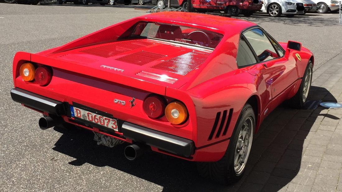 希少モデルとして知られるフェラーリの「２８８ＧＴＯ」が試乗中に盗難に遭った