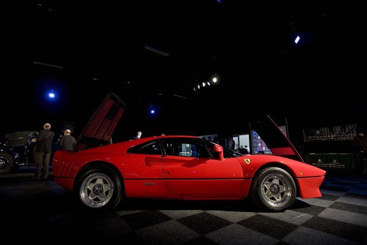 ２００８年のロンドンでのオークションに出品された２８８ＧＴＯ/BEN STANSALL/AFP/AFP/Getty Images